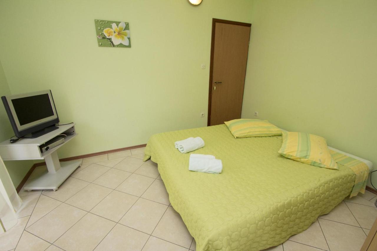 Apartments Rajci 로비니 외부 사진