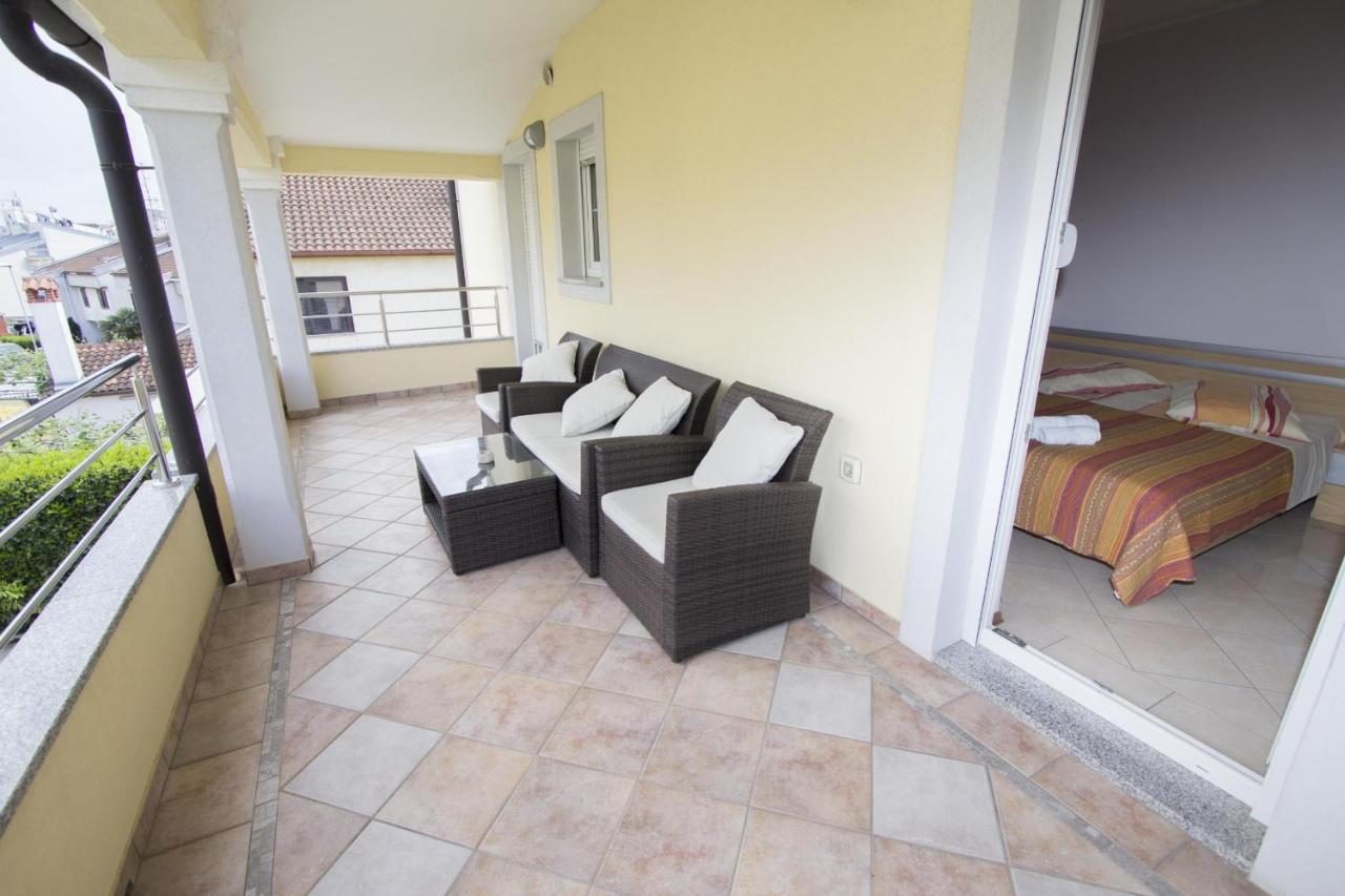 Apartments Rajci 로비니 외부 사진