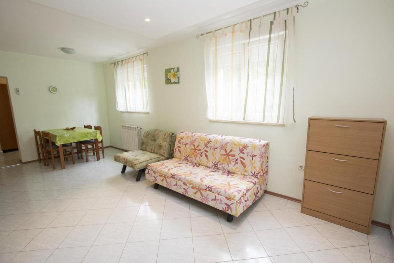 Apartments Rajci 로비니 외부 사진