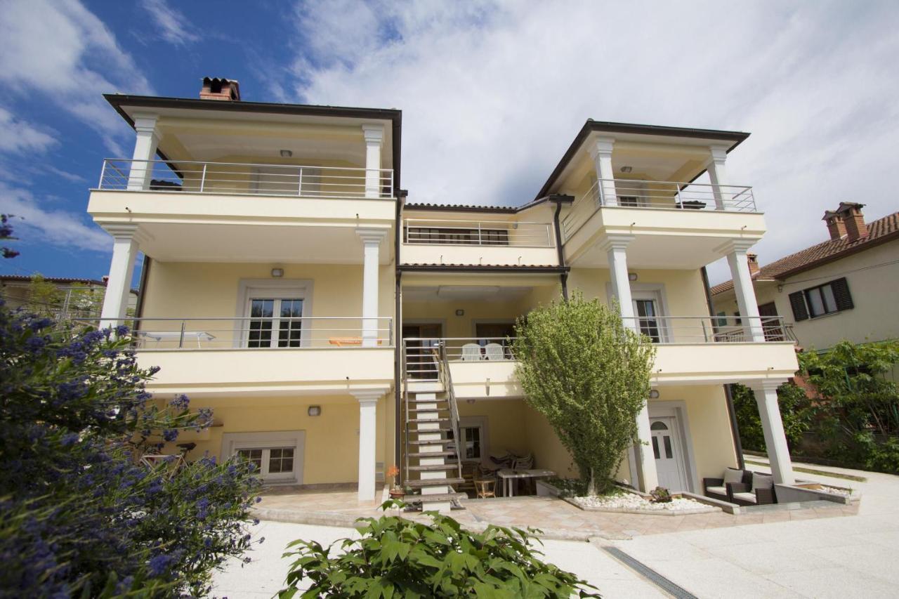 Apartments Rajci 로비니 외부 사진